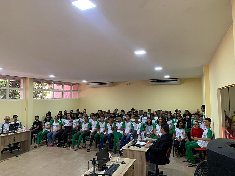 PALESTRA COM O TEMA: LEGISLATIVO MUNICIPAL.